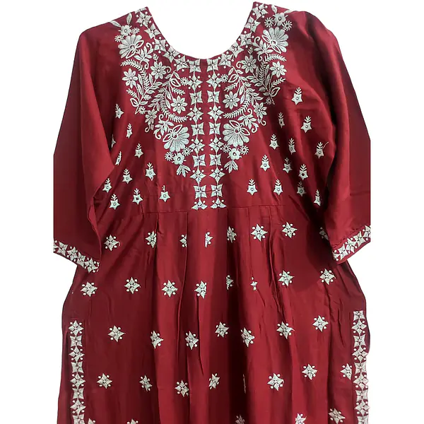 Floral Embroidered Chikankari Pure Cotton Straight Kurta secondary image